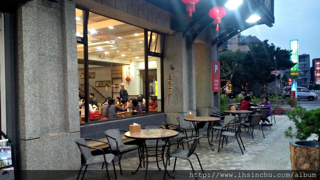 竹北十一街麵食館有道地的山東大滷麵、麵疙瘩、眷村雙醬麵、蘭州大麵、手桿麵、牛肉麵、牛肉捲餅、蔥油餅、小米粥等道地山東美食-這是一家新竹人推薦新竹美食好吃餐廳喔 竹北十一街麵食館有道地的山東大滷麵、麵疙瘩、眷村雙醬麵、蘭州大麵、手桿麵、牛肉麵、牛肉捲餅、蔥油餅、小米粥等道地山東美食-這是一家新竹人推薦新竹美食好吃餐廳喔