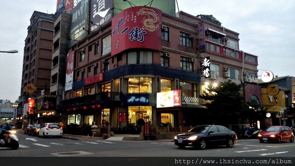 竹北十一街麵食館有道地的山東大滷麵、麵疙瘩、眷村雙醬麵、蘭州大麵、手桿麵、牛肉麵、牛肉捲餅、蔥油餅、小米粥等道地山東美食-這是一家新竹人推薦新竹美食好吃餐廳喔 竹北十一街麵食館有道地的山東大滷麵、麵疙瘩、眷村雙醬麵、蘭州大麵、手桿麵、牛肉麵、牛肉捲餅、蔥油餅、小米粥等道地山東美食-這是一家新竹人推薦新竹美食好吃餐廳喔