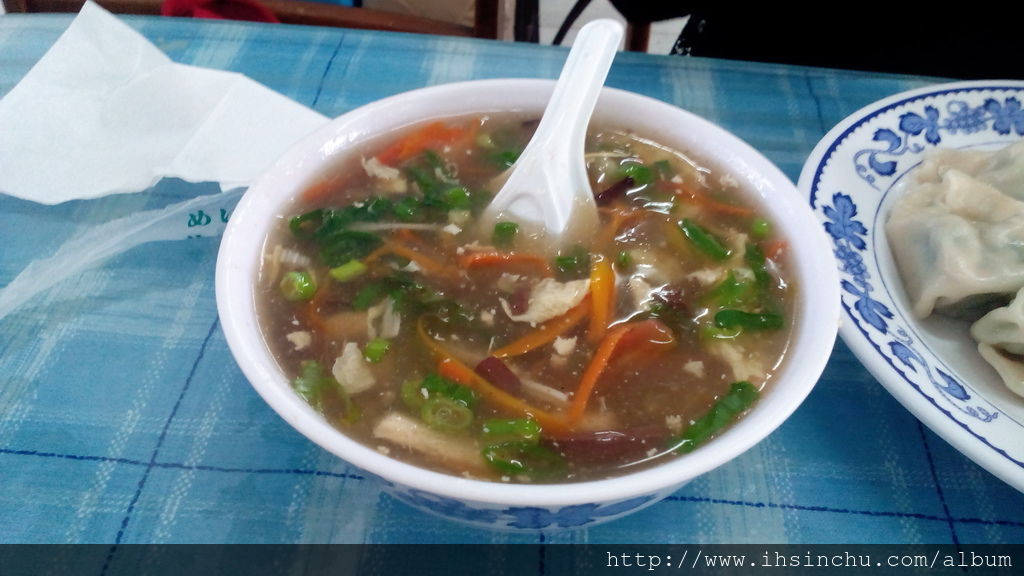 新竹美食竹東包SIR水餃的滷菜也超值得推薦,料好實在又便宜又好吃。竹東包SIR水餃真不愧是位居新竹美食名店之一。 新竹美食竹東包SIR水餃的滷菜也超值得推薦,料好實在又便宜又好吃。竹東包SIR水餃真不愧是位居新竹美食名店之一。