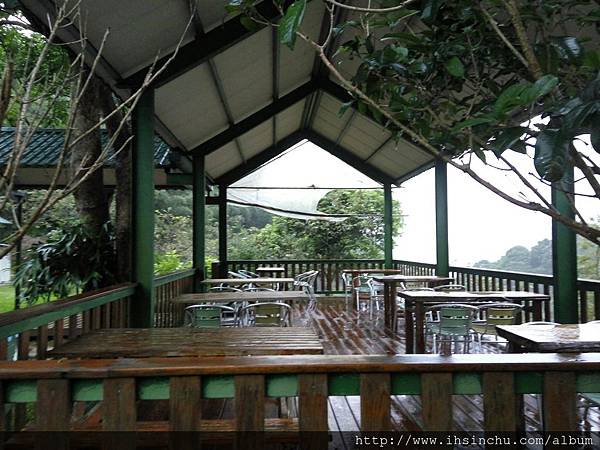 想想吃虧就是占便宜,提供過路人親切免費的服務,有可能換到更多回報喔! 想想吃虧就是占便宜,提供過路人親切免費的服務,有可能換到更多回報喔!