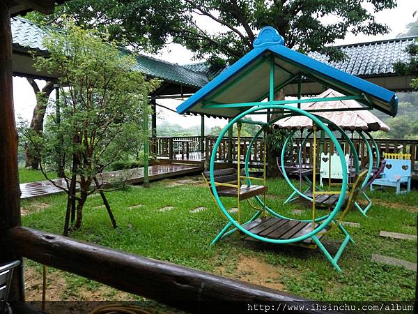 台三線60k處(台塑加油站)旁即羅馬公路往錦山方向38.5處即可到達塔那TANA簡餐咖啡餐廳。 北二高南下關西交流道79K下-沿路往統一渡假村招牌-經過與台三線交叉十字路口(台塑加油站)-上羅馬公路38.5K處即達塔那簡餐咖啡餐廳。 台三線60k處(台塑加油站)旁即羅馬公路往錦山方向38.5處即可到達塔那TANA簡餐咖啡餐廳。 北二高南下關西交流道79K下-沿路往統一渡假村招牌-經過與台三線交叉十字路口(台塑加油站)-上羅馬公路38.5K處即達塔那簡餐咖啡餐廳。