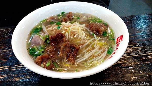 竹東排骨酥麵地址新竹縣竹東鎮東林路40號,邱排骨酥麵新竹店地址新竹市中正路161號,竹東邱記排骨酥麵竹北店地址新竹縣竹北市自強南路169號,營業時間:10:00-21:00每週一公休,想吃新竹美食不可錯過的餐廳之一喔 竹東排骨酥麵地址新竹縣竹東鎮東林路40號,邱排骨酥麵新竹店地址新竹市中正路161號,竹東邱記排骨酥麵竹北店地址新竹縣竹北市自強南路169號,營業時間:10:00-21:00每週一公休,想吃新竹美食不可錯過的餐廳之一喔