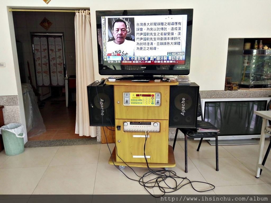 位於埔里的花鳥新村民宿不但住宿價錢便宜,娛樂設施不輸給大飯店喔,有卡拉OK,撞球室、桌球室、健身房有跑步機等一堆。 位於埔里的花鳥新村民宿不但住宿價錢便宜,娛樂設施不輸給大飯店喔,有卡拉OK,撞球室、桌球室、健身房有跑步機等一堆。