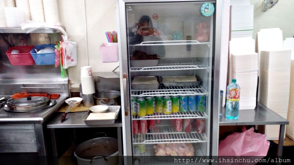 新竹宵夜和味清粥小菜地址新竹市北區長安街36號,營業時間從傍晚5點到凌晨3點,是新竹人推薦常去吃的新竹消夜首選之一喔 新竹宵夜和味清粥小菜地址新竹市北區長安街36號,營業時間從傍晚5點到凌晨3點,是新竹人推薦常去吃的新竹消夜首選之一喔