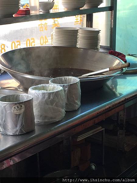 竹昌麻油雞-不停打包與送餐,一大鍋的麻油湯頭又快見底了 S__31170736