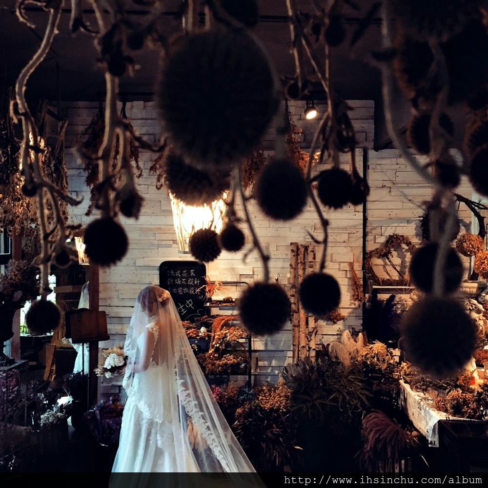 新竹結婚拍攝婚紗照要到哪家婚紗公司或工作室(WEDDING STUDIO)拍攝? 比較網路評價,各家新竹婚紗公司及工作室都有網友推薦,少數有一些負面評價 拍婚紗包套價格費用及內容各有差異,這裡收集相關資料提供參考 新竹結婚拍攝婚紗照要到哪家婚紗公司或工作室(WEDDING STUDIO)拍攝? 比較網路評價,各家新竹婚紗公司及工作室都有網友推薦,少數有一些負面評價 拍婚紗包套價格費用及內容各有差異,這裡收集相關資料提供參考