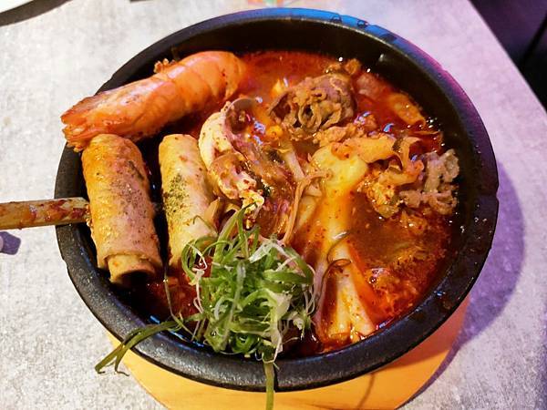 饗韓 食尚韓食-韓國料理、韓式料理、韓式炸雞、海鮮煎餅、韓服體驗、辣炒年糕 饗韓 食尚韓食-韓國料理、韓式料理、韓式炸雞、海鮮煎餅、韓服體驗、辣炒年糕