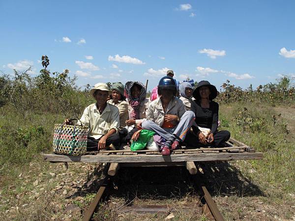 800px-Bamboo_Train_17