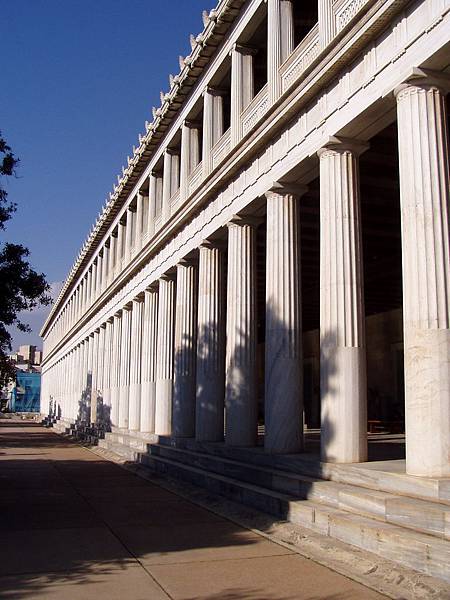 Stoa_of_Attalos_at_the_Ancient_Agora_of_Athens_2