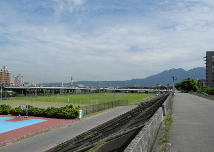 【台北市】基隆河右岸自行車道-百齡河濱公園 【台北市】基隆河右岸自行車道-百齡河濱公園