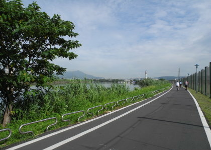【台北市】基隆河右岸自行車道-百齡河濱公園 【台北市】基隆河右岸自行車道-百齡河濱公園