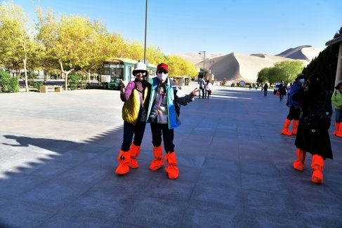 【中國甘肅省】絲路,華山12天之旅Day8:敦煌鳴沙山月牙泉