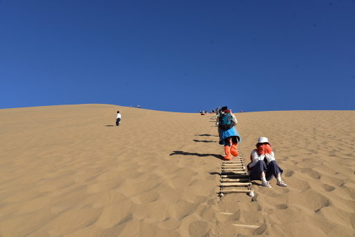 【中國甘肅省】絲路,華山12天之旅Day8:敦煌鳴沙山月牙泉