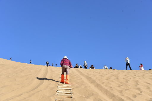 【中國甘肅省】絲路,華山12天之旅Day8:敦煌鳴沙山月牙泉