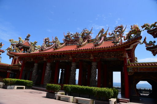 【台北市內湖區】碧山巖,白石湖吊橋,白石湖同心池,碧山露營場 【台北市內湖區】碧山巖,白石湖吊橋,白石湖同心池,碧山露營場