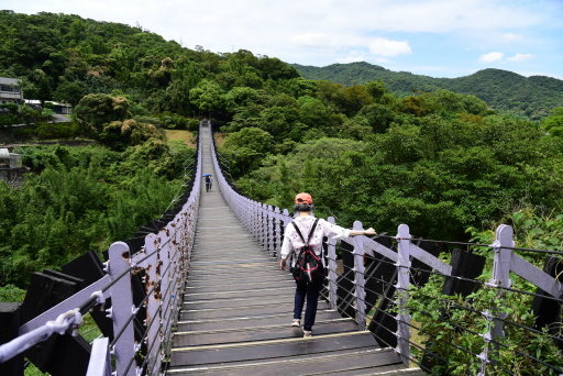 【台北市內湖區】碧山巖,白石湖吊橋,白石湖同心池,碧山露營場 【台北市內湖區】碧山巖,白石湖吊橋,白石湖同心池,碧山露營場
