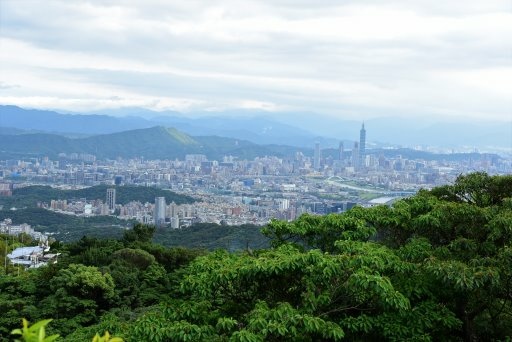 【台北市內湖區】碧山巖,白石湖吊橋,白石湖同心池,碧山露營場 【台北市內湖區】碧山巖,白石湖吊橋,白石湖同心池,碧山露營場