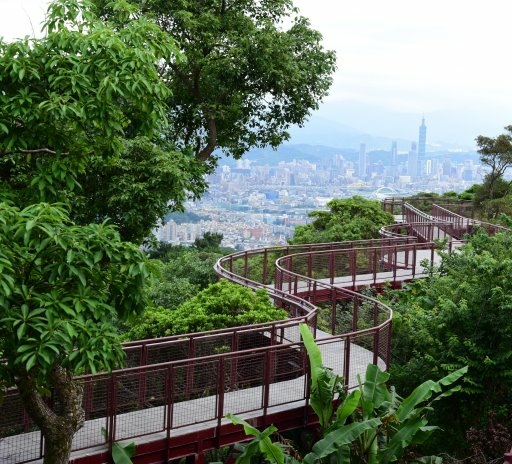 【台北市內湖區】碧山巖,白石湖吊橋,白石湖同心池,碧山露營場 【台北市內湖區】碧山巖,白石湖吊橋,白石湖同心池,碧山露營場
