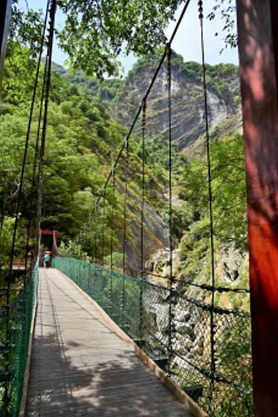 【花蓮縣秀林鄉】白楊步道水簾洞, 美景令人讚嘆! (花蓮3 【花蓮縣秀林鄉】白楊步道水簾洞, 美景令人讚嘆! (花蓮3