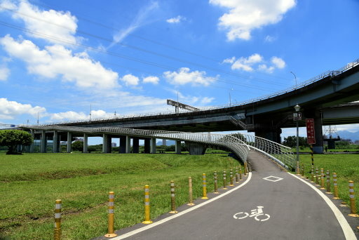 【新北市】板橋蝴蝶公園浪漫地景花海,新店陽光運動公園,碧潭風