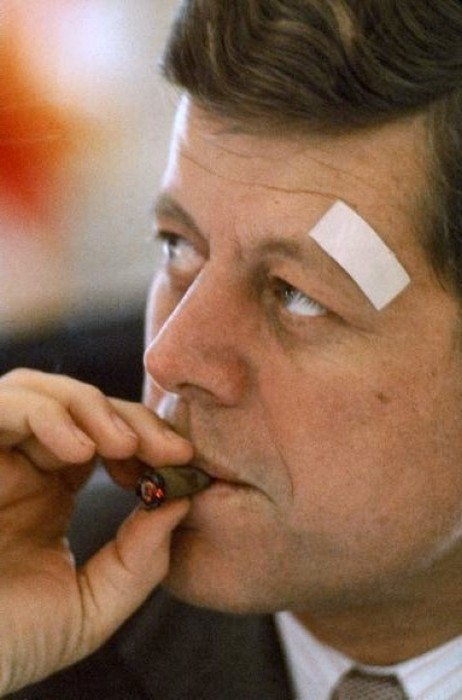 jfk-smoking-a-cigar-426720-462-700