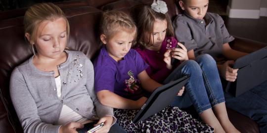 signs-of-smartphone-addiction.jpg signs-of-smartphone-addiction.jpg