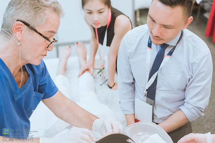 IMCAS上立醫生液態拉皮上立提Ellansé 洢蓮絲少女針PolycaprolactonePCL膠原增生劑易麗適依戀詩聚己內酯05.jpg IMCAS上立醫生液態拉皮上立提Ellansé 洢蓮絲少女針PolycaprolactonePCL膠原增生劑易麗適依戀詩聚己內酯05.jpg