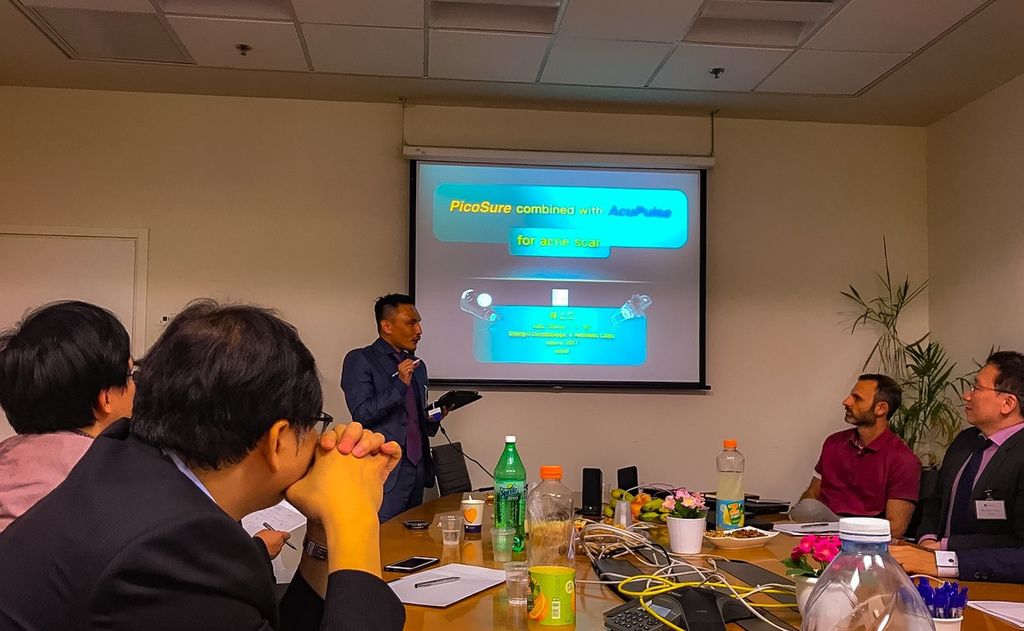 二氧化碳飛梭雷射痘疤凹疤縮毛孔精點飛梭雷射co2飛梭雷射價格co2飛梭雷射術後保養co2飛梭pttco2雷射原理co2雷射術後保養二氧化碳雷射費用eco2飛梭新式co2飛梭雷射eco2飛梭雷射副作用林上立上立皮膚科診所推薦醫師20.JPG 二氧化碳飛梭雷射痘疤凹疤縮毛孔精點飛梭雷射co2飛梭雷射價格co2飛梭雷射術後保養co2飛梭pttco2雷射原理co2雷射術後保養二氧化碳雷射費用eco2飛梭新式co2飛梭雷射eco2飛梭雷射副作用林上立上立皮膚科診所推薦醫師20.JPG