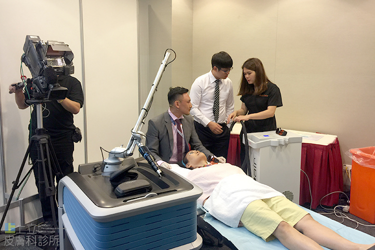 PicoSure755皮秒雷射蜂巢式聚焦陣列透鏡蜂巢透鏡皮秒雷射蜂巢皮秒雷射雀斑曬斑除斑痘疤毛孔細紋05.jpg PicoSure755皮秒雷射蜂巢式聚焦陣列透鏡蜂巢透鏡皮秒雷射蜂巢皮秒雷射雀斑曬斑除斑痘疤毛孔細紋05.jpg