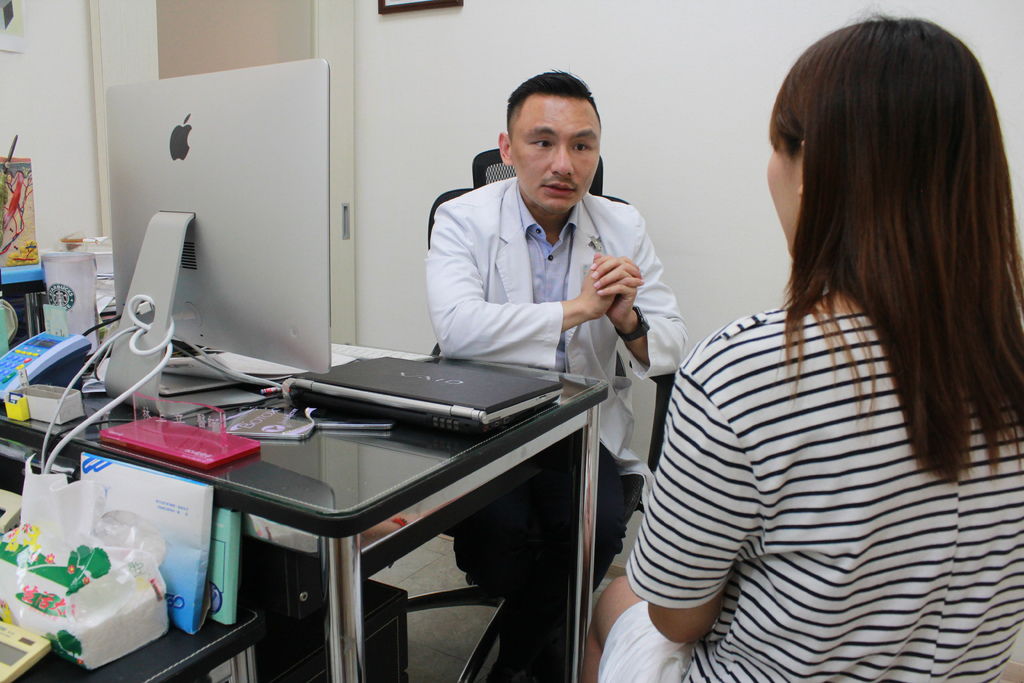 PicoSure755皮秒雷射蜂巢式聚焦陣列透鏡蜂巢透鏡皮秒雷射蜂巢皮秒雷射雀斑曬斑除斑痘疤毛孔細紋上立皮膚科診所林上立醫師3.JPG PicoSure755皮秒雷射蜂巢式聚焦陣列透鏡蜂巢透鏡皮秒雷射蜂巢皮秒雷射雀斑曬斑除斑痘疤毛孔細紋上立皮膚科診所林上立醫師3.JPG