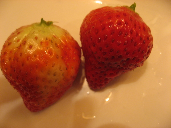 饒河夜市草莓14顆150元
