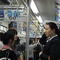 20090923福音聚會完於電車上傳福音情形2.JPG