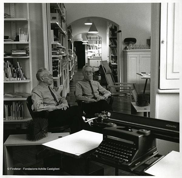 Achille Castiglioni specchio (Hugh Findletar) Achille Castiglioni specchio (Hugh Findletar)