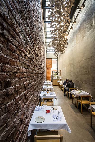 el-papagayo-tiny-restaurant-argentina-interior.jpg el-papagayo-tiny-restaurant-argentina-interior.jpg