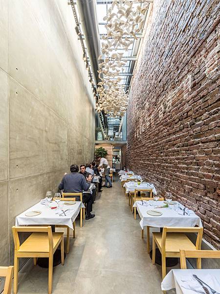 el-papagayo-tiny-restaurant-argentina-brick-walls.jpg el-papagayo-tiny-restaurant-argentina-brick-walls.jpg