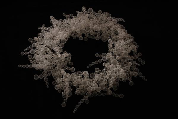 Necklace_Bubble_Bath_Nora_Fok_2001_Photo_Heini_Schneebeli_Courtesy_of_the_Crafts_Council_black_background.jpg Necklace_Bubble_Bath_Nora_Fok_2001_Photo_Heini_Schneebeli_Courtesy_of_the_Crafts_Council_black_background.jpg