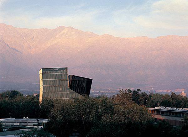Alejandro-Aravena-Siamese-Towers-02.jpg Alejandro-Aravena-Siamese-Towers-02.jpg