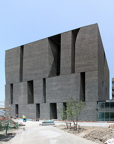 Alejandro-Aravena-Novartis-01_0.jpg Alejandro-Aravena-Novartis-01_0.jpg