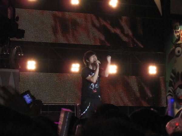 1909280372.jpg