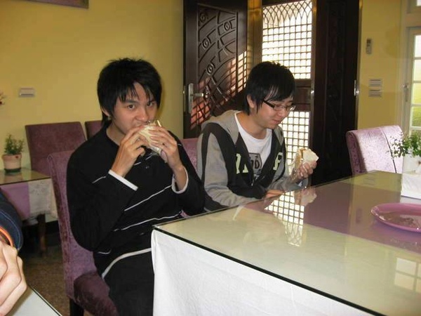 1445223225-有吃到愛心嗎.jpg