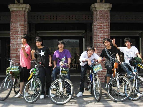 1445223259-royal team  車隊 同時抵達.jpg