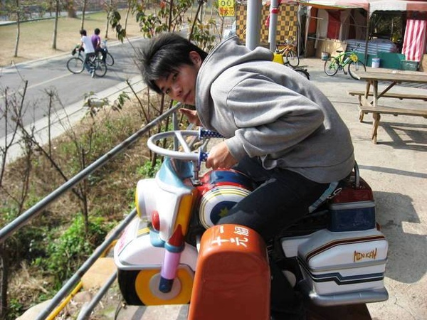 1445223275-這才是飆車極限.jpg
