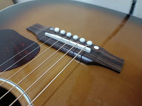 Gibson j-45 standard 客製下弦枕