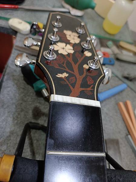 psi guitar 上枕換置與弦距設定工序