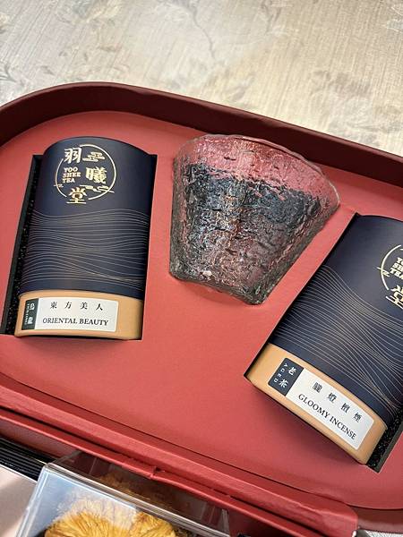 杯子也蠻有質感的。