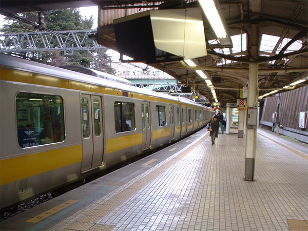 車站還是空蕩蕩