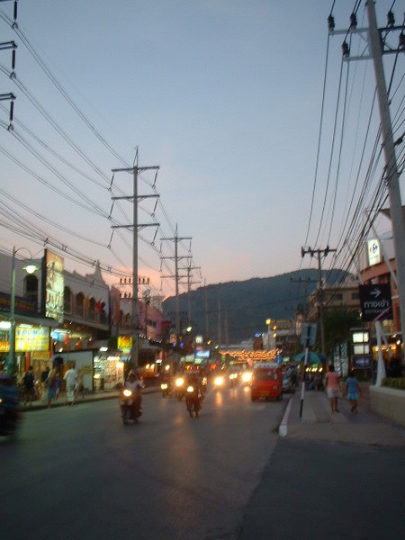 又是黃昏的Patong夜市