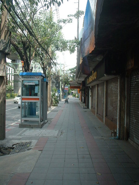 Sukhumvit附近，潑水節店都沒開！