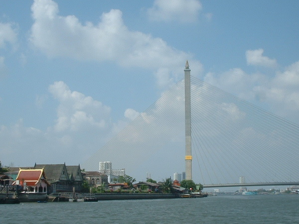 一座斜張橋Cable-Stayed Bridge