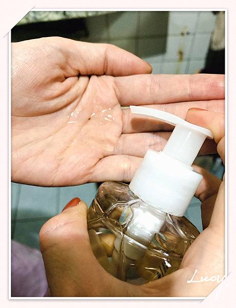 Venus Amour戀愛女神青檸與佛手柑控油蓬鬆洗髮精,Venus Amour戀愛女神,戀愛女神青檸與佛手柑控油蓬鬆洗髮精,戀愛女神,青檸與佛手柑控油蓬鬆洗髮精,控油蓬鬆洗髮精,控油洗髮精,控油,蓬鬆,洗髮精,暗戀控油洗髮精,暗戀系列控油洗髮精